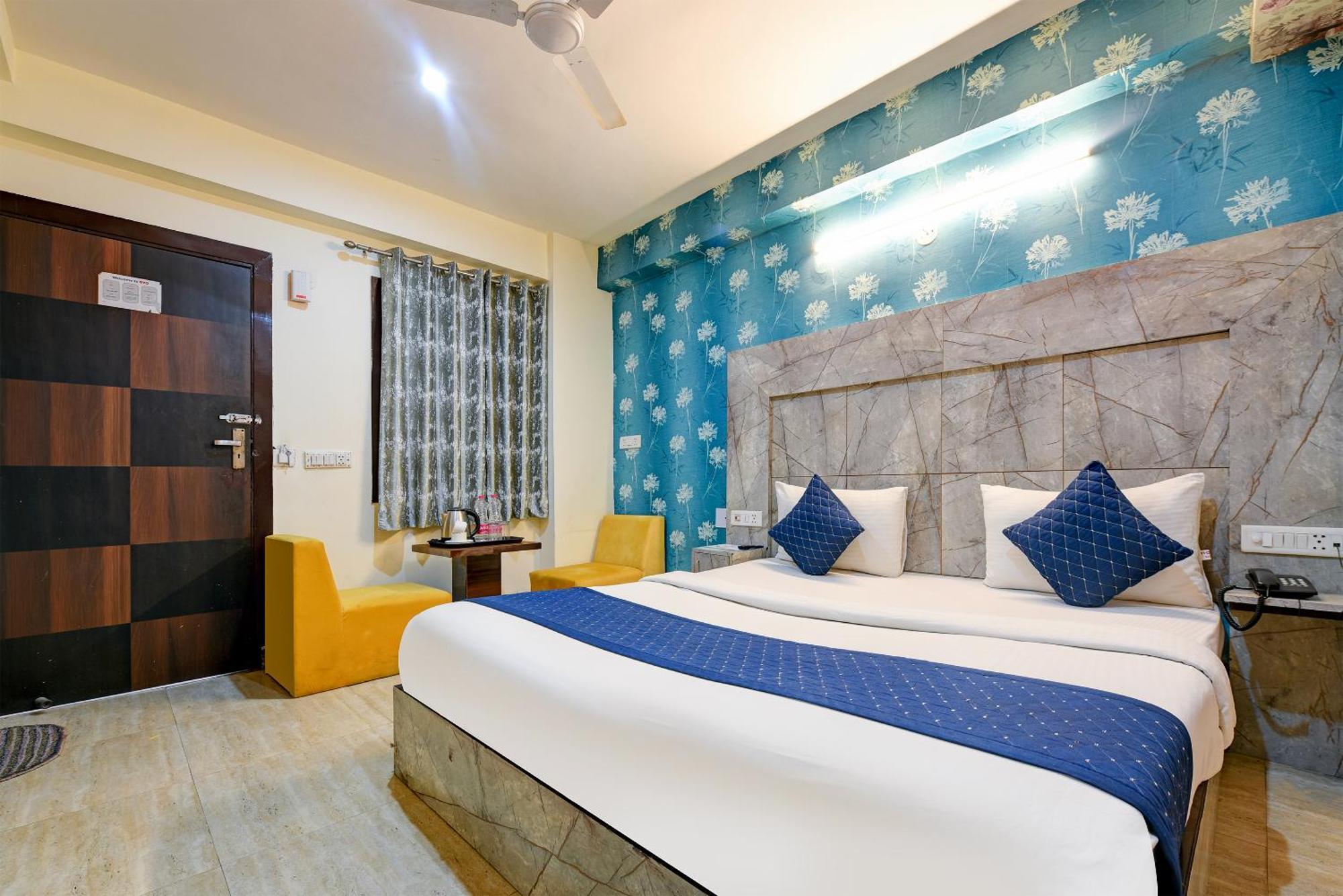 Hotel Ark Wood At Airport Yeni Delhi Dış mekan fotoğraf